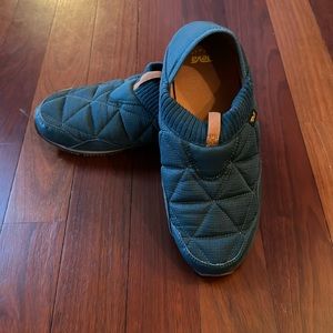 Never Worn. Teva Slippers Women’s Size 9